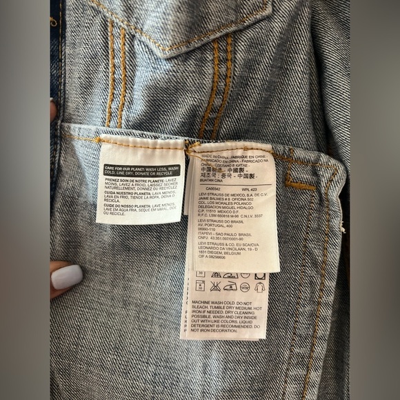 Levi's Boston Red Sox Blue Jean Jacket Classic Denim Style Size Small Womens - Picture 9 of 9